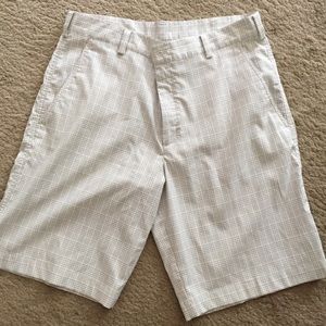 Men's Nike dri fit golf shorts. Size 34