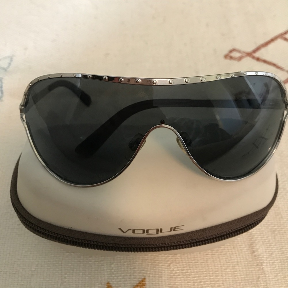 Black and silver Sunglasses
