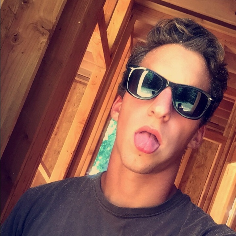 Meet your Posher, Eli