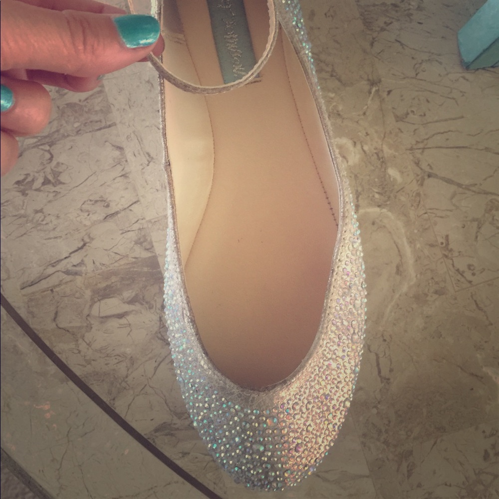 Betsy Johnson size 6 ballet flats
