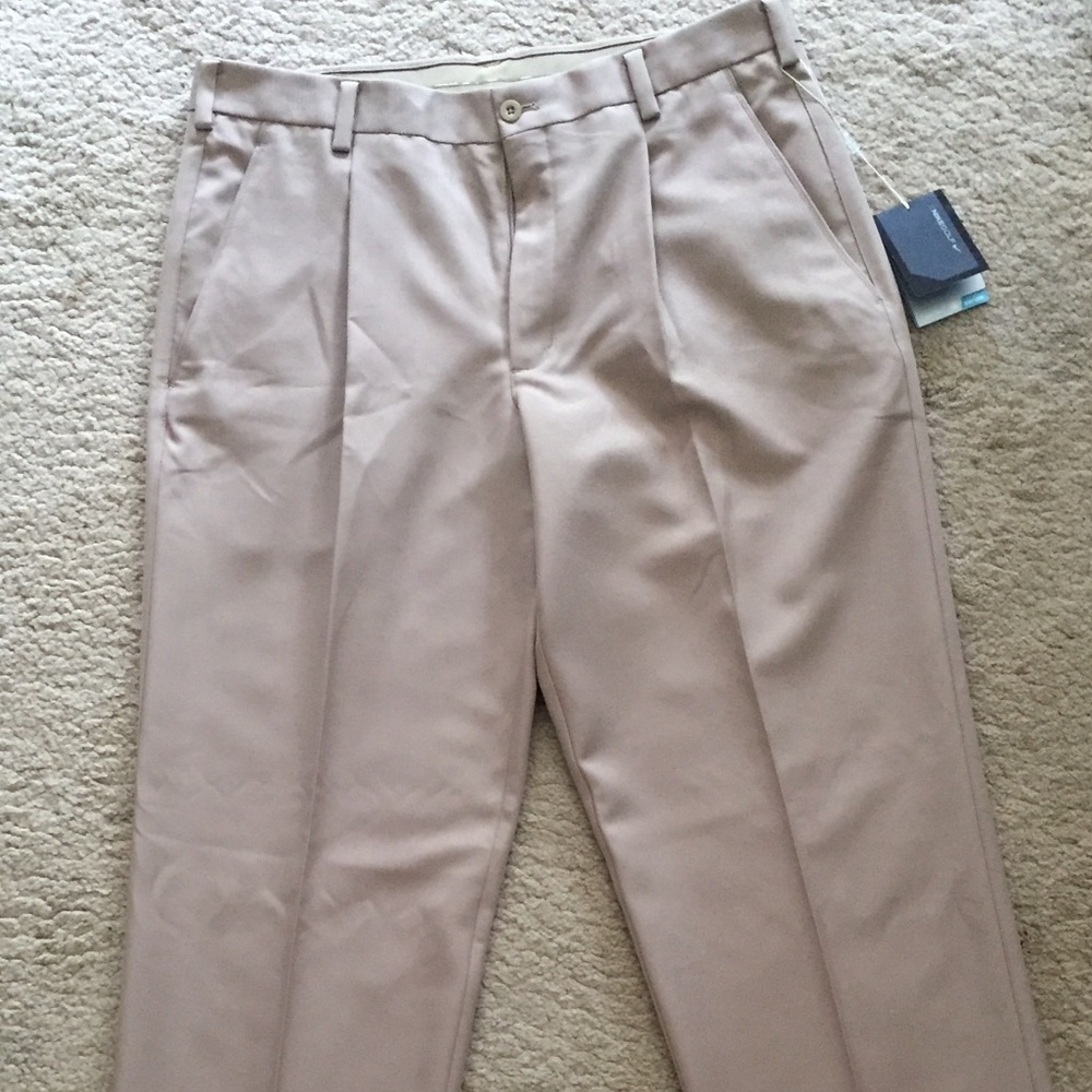 NWT Nike dri fit khaki golf pants 34x 32