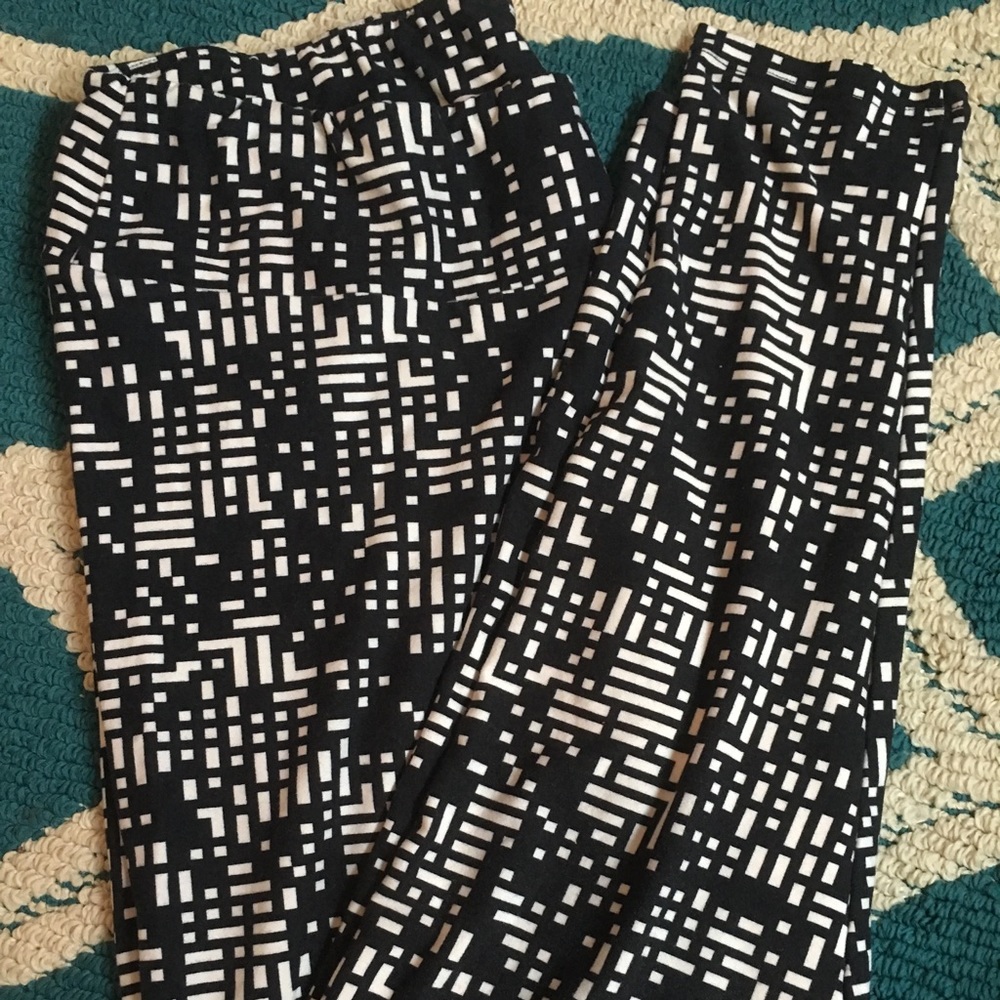 LuLaRoe Leggings Tall and Curvy