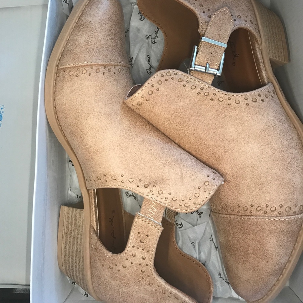 Quipid ankle booties with buckle