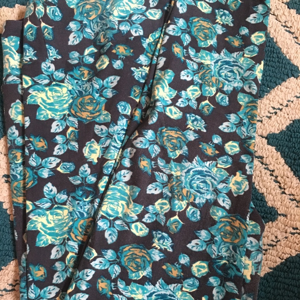 LuLaRoe Leggings Tall and Curvy