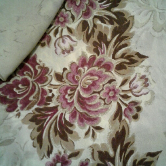 PURPLE FLOWERED BLOUSE - Picture 2 of 3