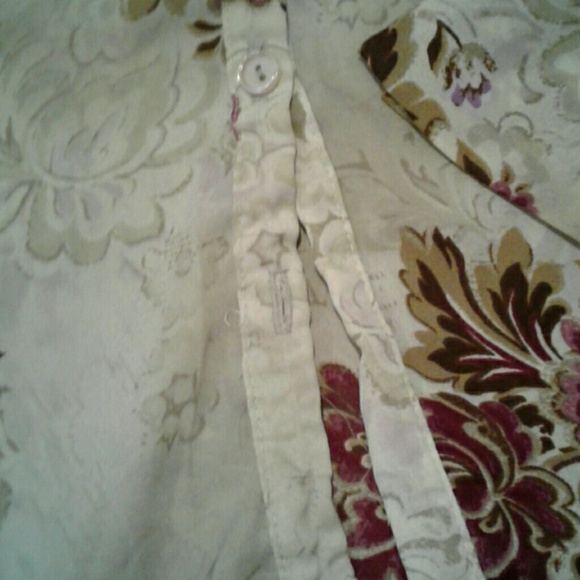 PURPLE FLOWERED BLOUSE - Picture 3 of 3