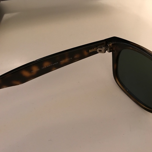 Wayfarer Raybans