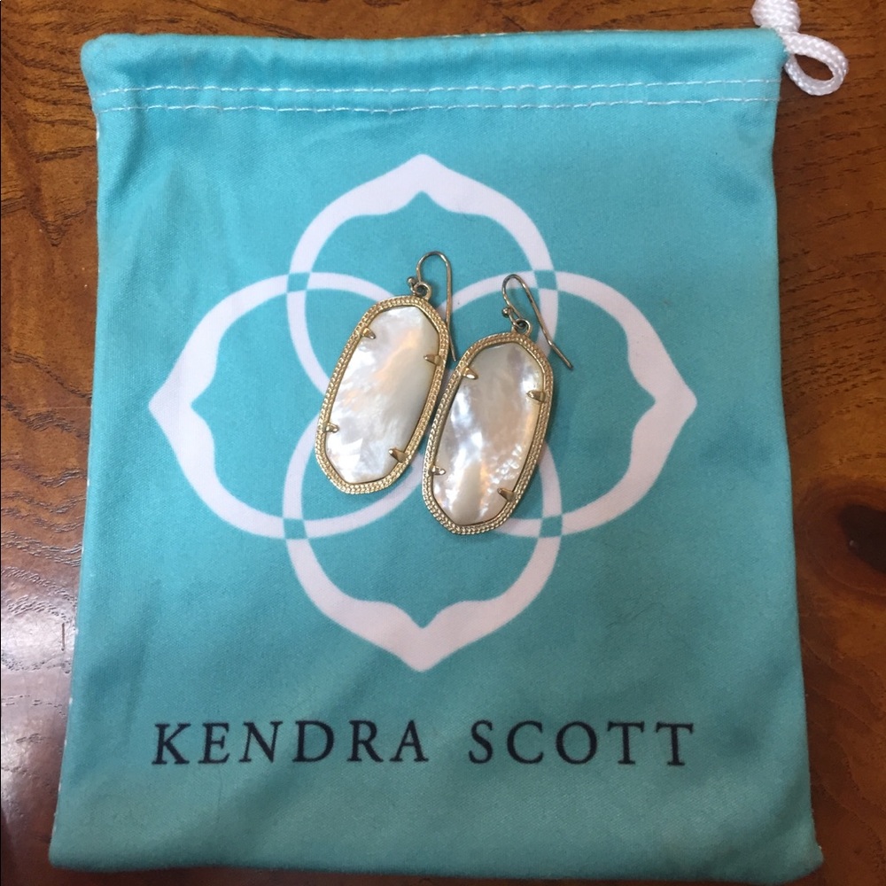 Kendra Scott Elle Ivory Pearl earrings