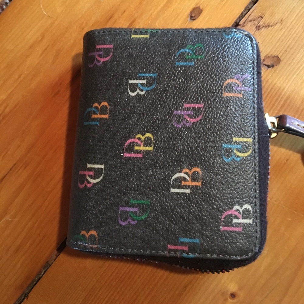 Small Dooney and Bourke wallet