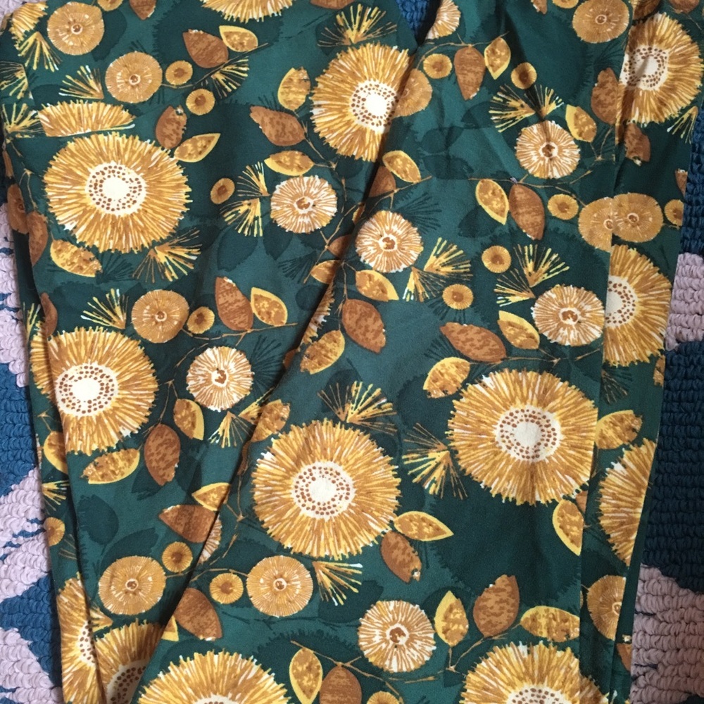 LuLaRoe Leggings Tall and Curvy