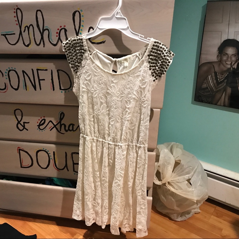 LOVE FIRE Lacey White Dress w/ Studded Sleeves