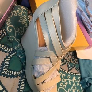 Soda Jorgina Off White Wedges