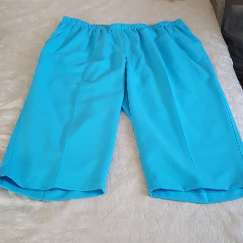 Dress up or down Capri