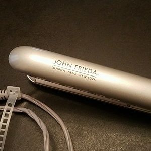 JOHN FRIEDA Salon 1 CERAMIC TITANIUM STRAIGHTENER