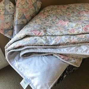 Original Laura Ashley Comforter Set