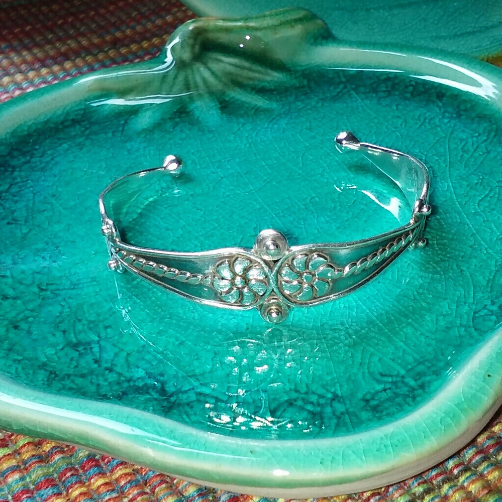 Sterling silver detailed cuff bracelet