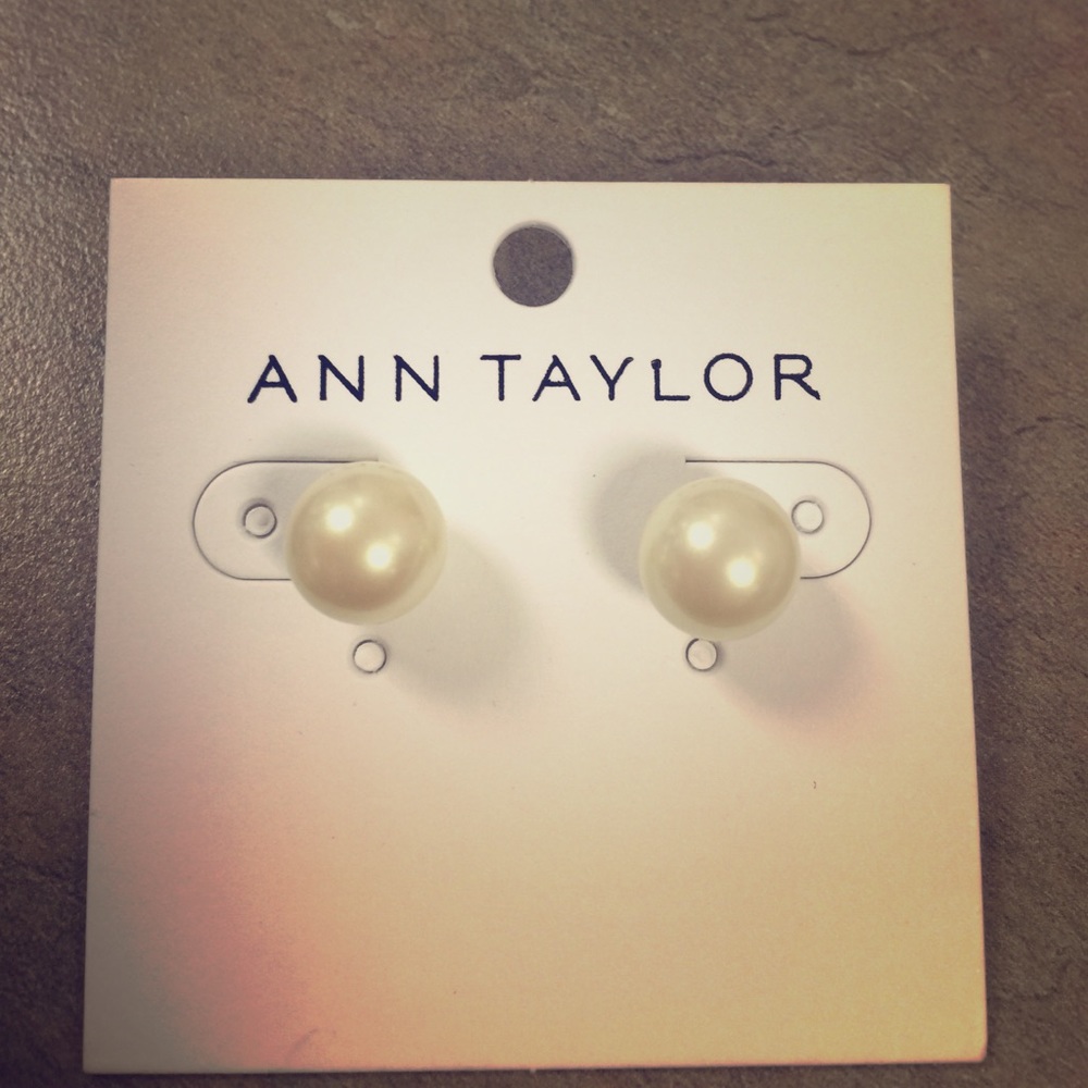 Ann Taylor Pearl Earrings