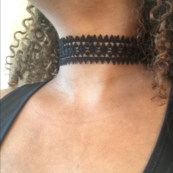 Black Lace Thick Choker - Picture 2 of 6