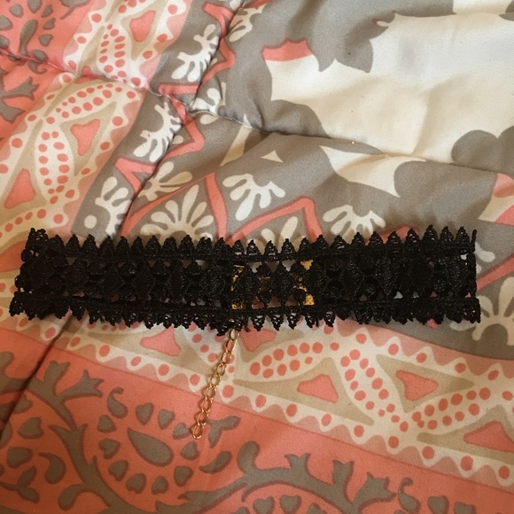 Black Lace Thick Choker - Picture 4 of 6