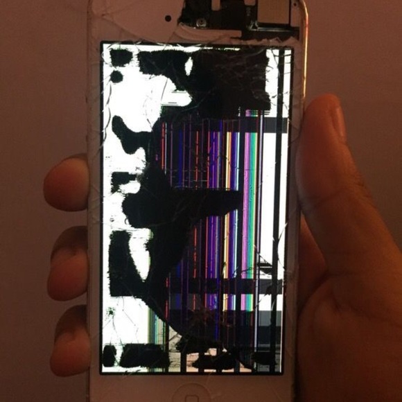 iPhone 5 - Picture 2 of 5