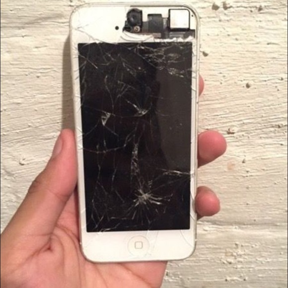 iPhone 5 - Picture 3 of 5