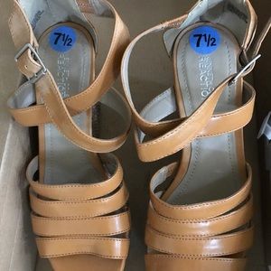 Shoe