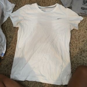 white nike t shirt