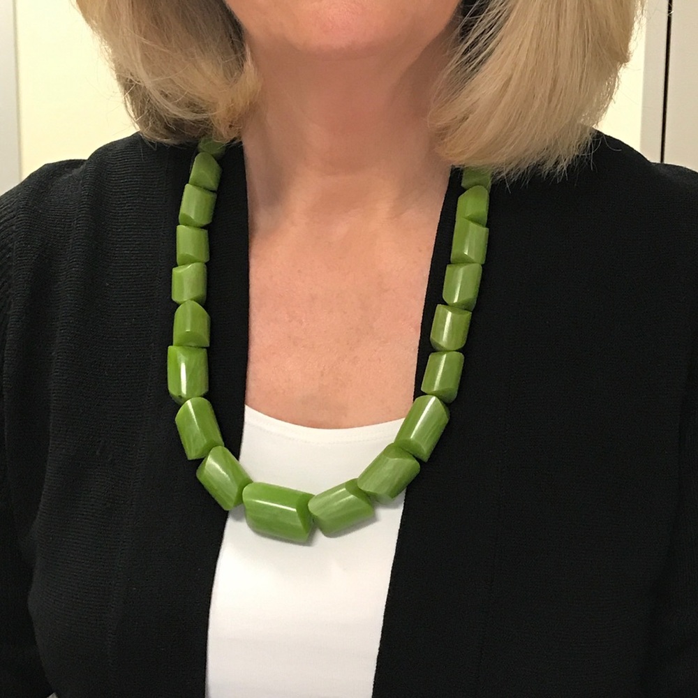 Costume jewelry necklace