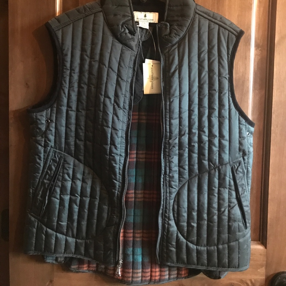 Men's Southern pines vest NEW