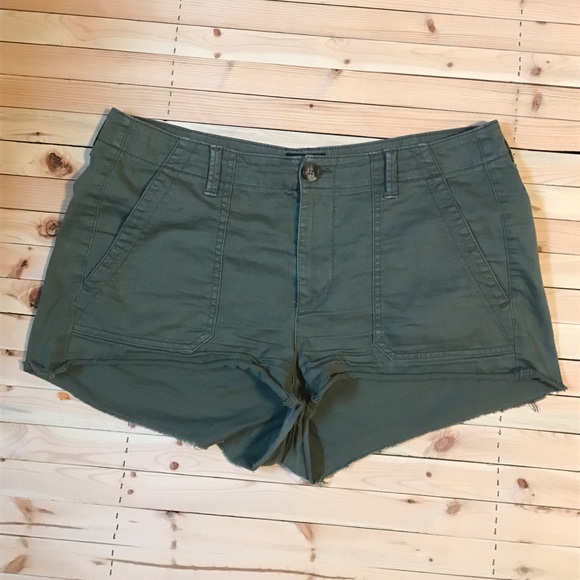 American Eagle Outfitters Pants - American Eagle Army Green Boyfriend Shorts sz 10