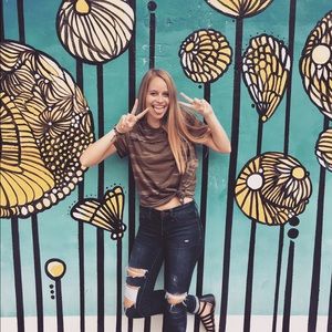 Meet your Posher, Denise