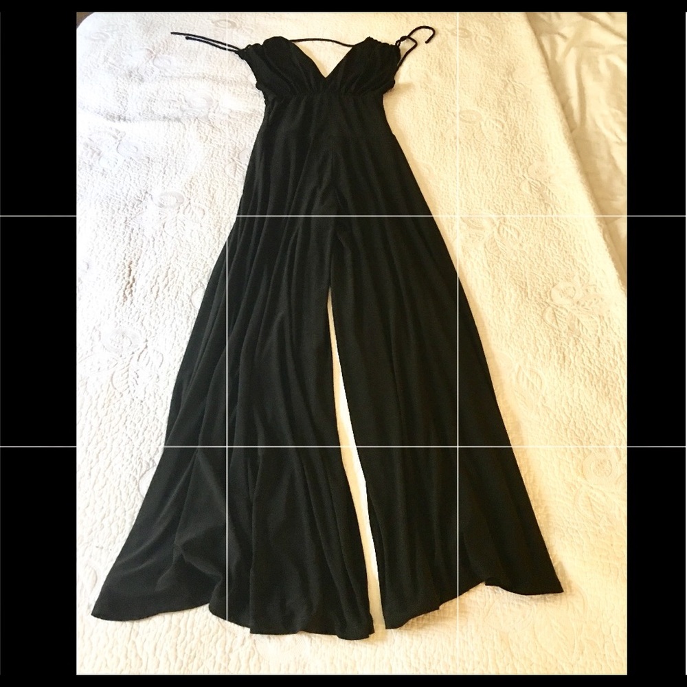 Jumpsuit Black Beautiful wide legs  💕