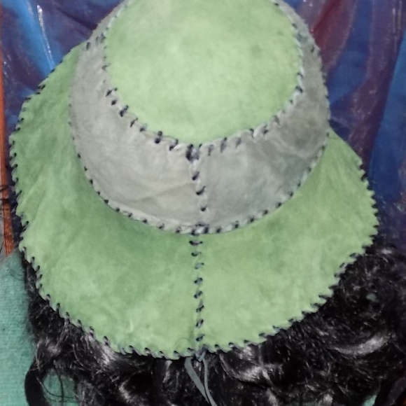 Leather-Hat \