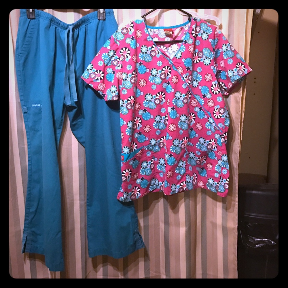 Women's scrub set