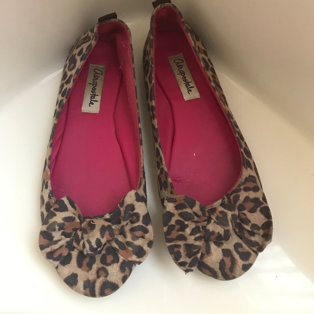 Cheetah print bow Aeropostale flats