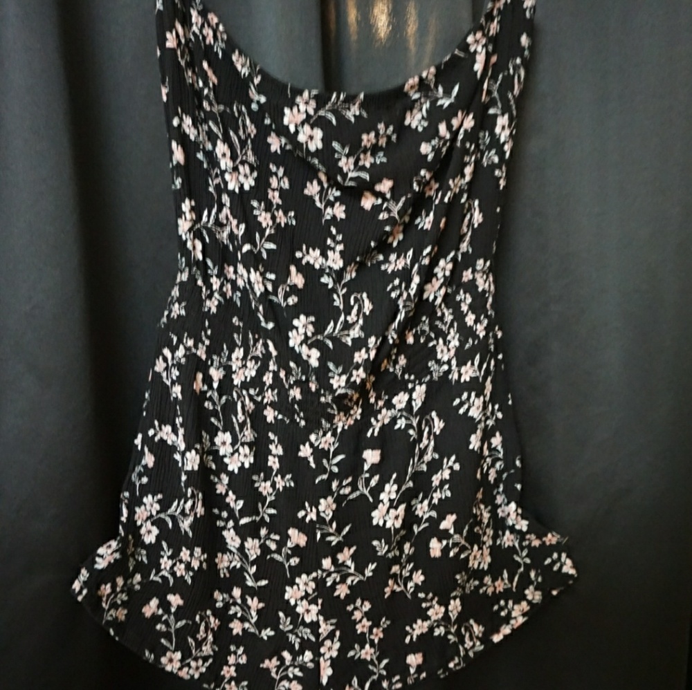 Romper - Picture 3 of 4