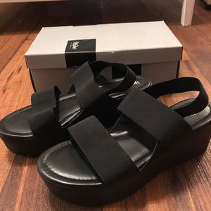 Black Mossimo Flatform Sandals