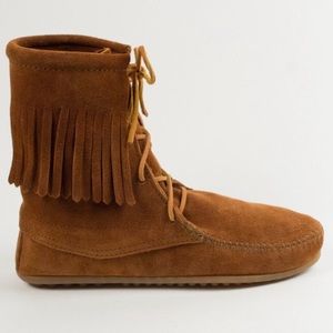 Minnetonka Fringe Moccasin Boots