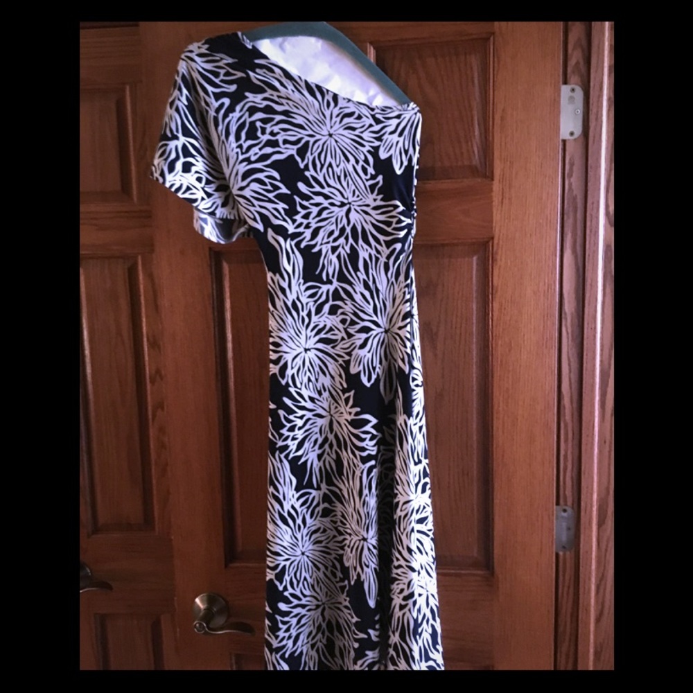 One shoulder dress