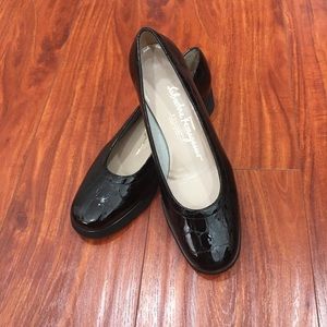 EUC Salvatore Ferragamo Flats