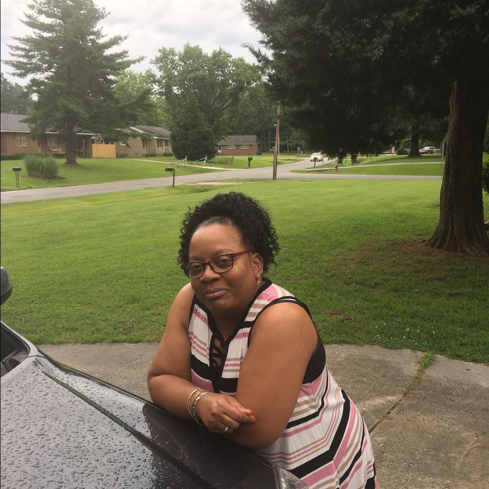 Meet your Posher, Eva