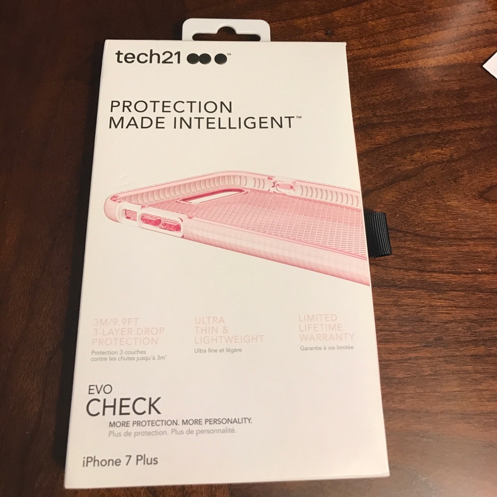 NWT tech21 iPhone 7 Plus phone case