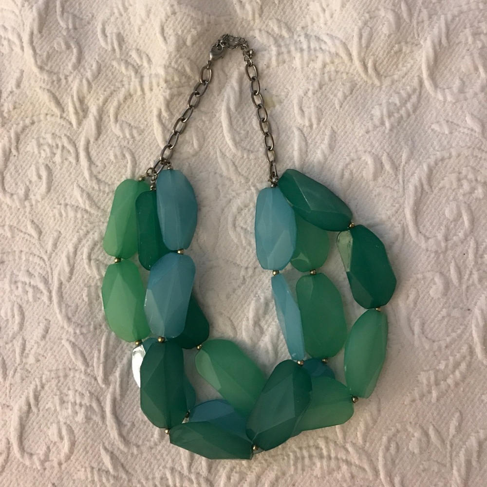 Chunky statement necklace