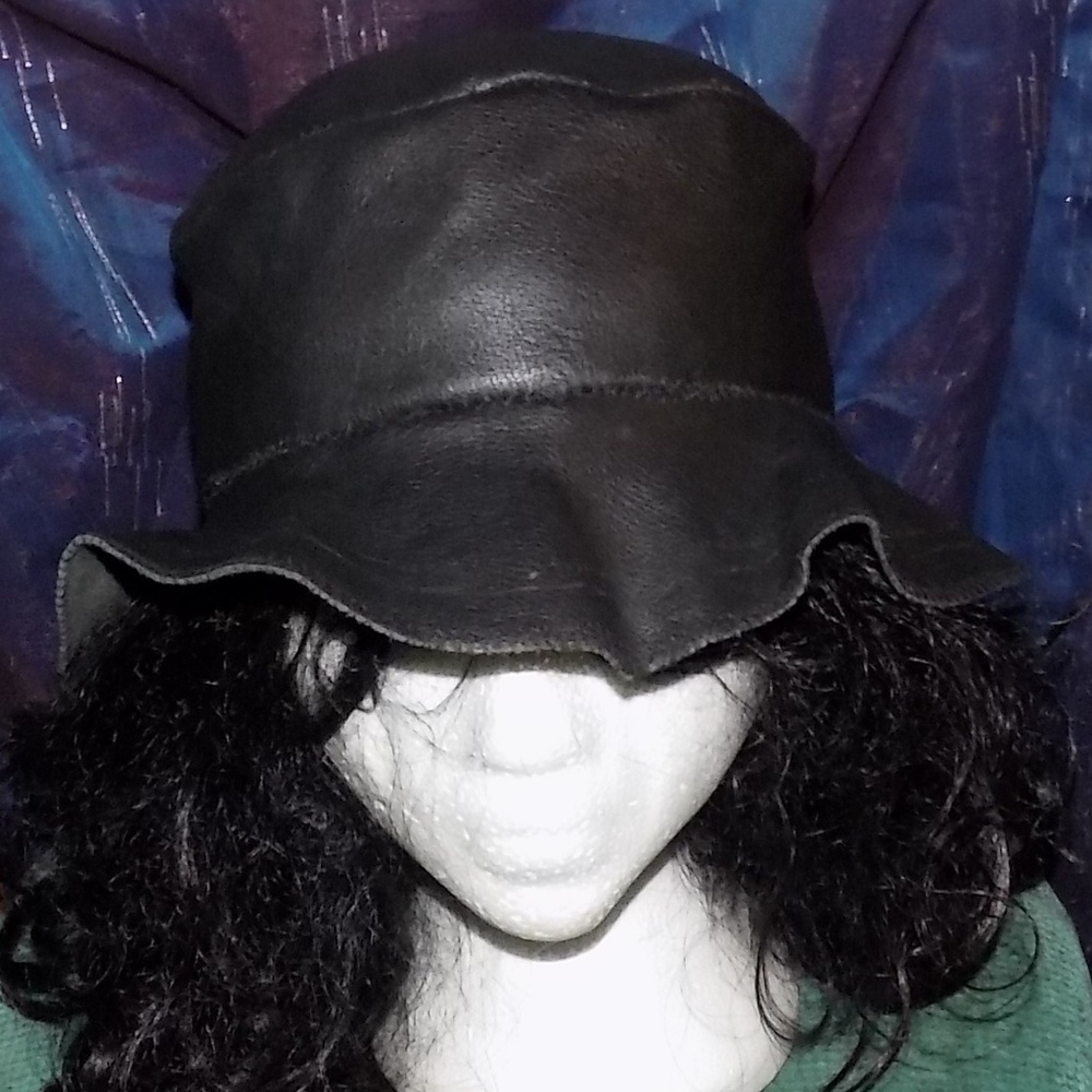 Leather-Hat ""just-Lady-like“ in black