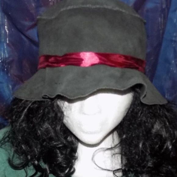 Leather-Hat \