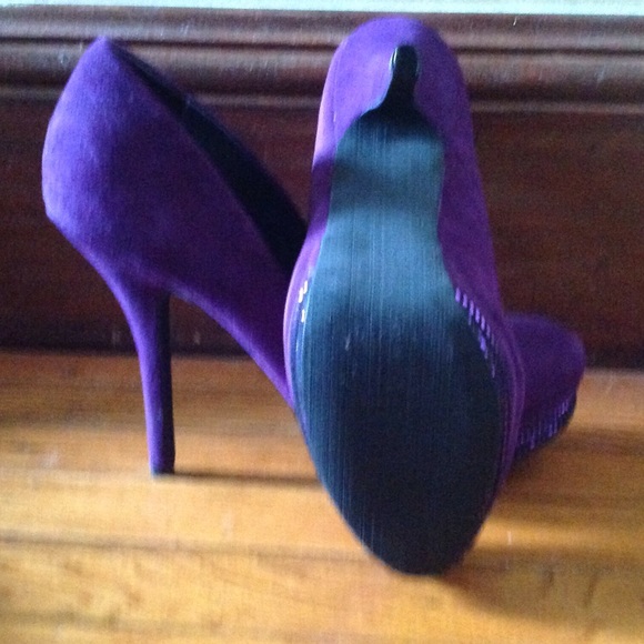 Purple heels! - Picture 2 of 2