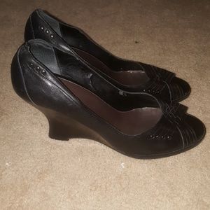 Linea Paolo open toe wedge