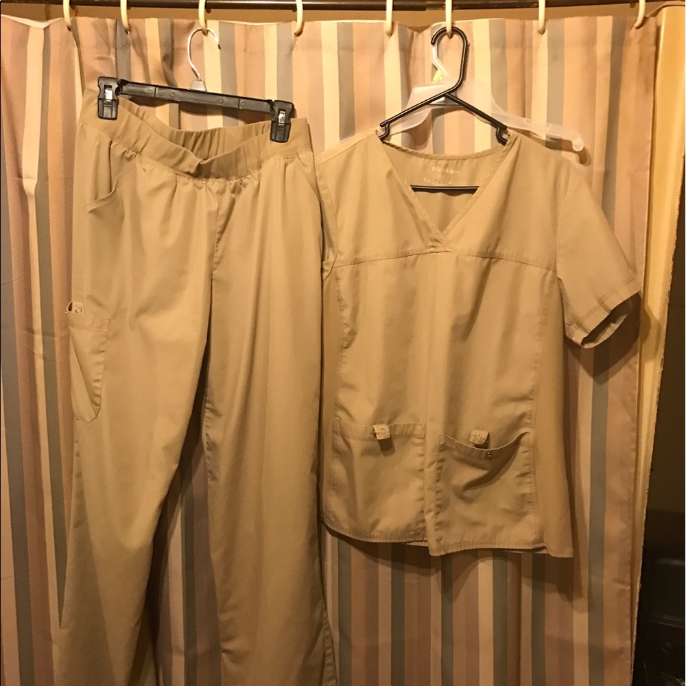 Cherokee Flexibles Scrub Set