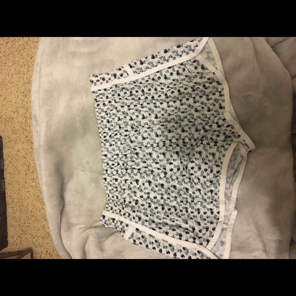 Gap fit short// 3 FOR $30 DEAL