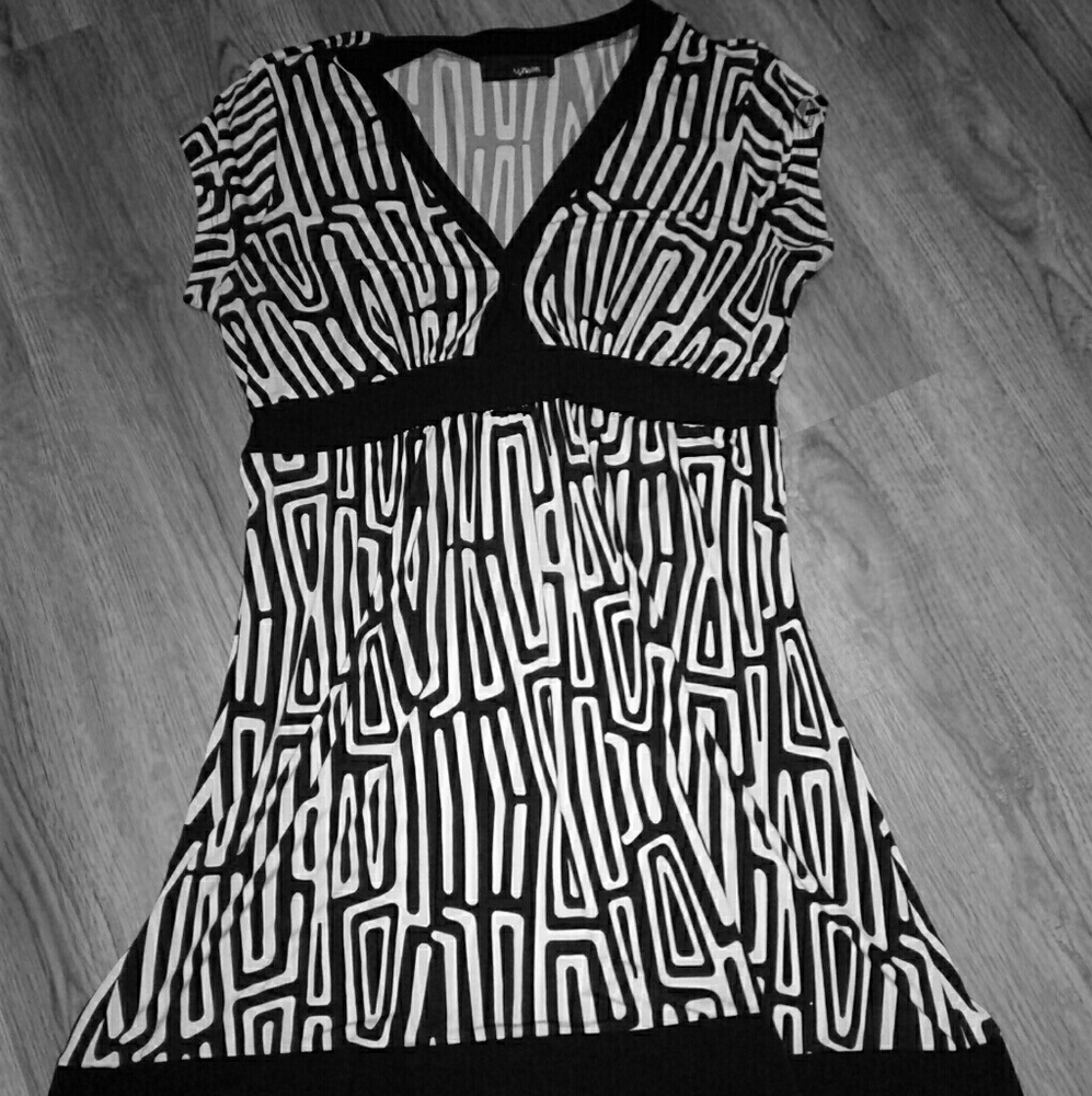 MOD BLACK AND WHITE MID DRESS